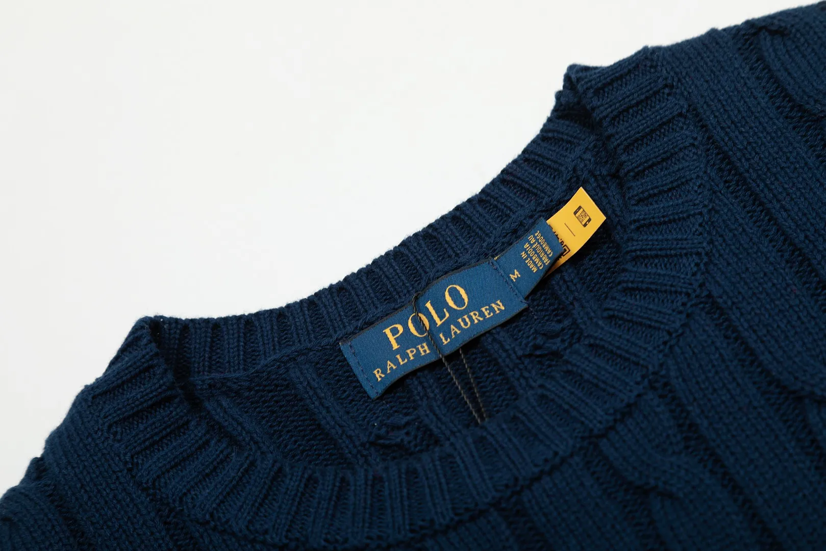 🅿️160 "Top quality" Style number: DS002# (not off the shelves all year round) [Ralph Lauren round neck solid color pony embroidered logo knitted short sleeves] ✅Ralph Lauren classic basic versatile knitted short sleeves for all seasons ✅Main supplier platform live broadcast Wholesale entities Replenish when out of stock Not off the shelves ✅ZP quality 1:1 version Scan the code to enter the GF website Counter quality ✅Detailed quality is the only one in Guangzhou Imported quality cotton yarn, focusing on high-end, cost-effective, good quality needless to say ✅The version is restored to the original order, the maximum size can be worn up to 160 pounds, loose, comfortable and stress-free ✅The upper body is simple and easy to match, a must-have for goddess ootd, good-looking clothes are never picky, a must-have in the goddess’ wardrobe Size: S-XL Color: Black White Gray Light Blue Light Pink Colorful Blue Khaki Bright Yellow Fruit Green Milk Apricot Wood Green Taro Purple Chinese Red Anchor Red Navy Red Label Navy Blue White Label